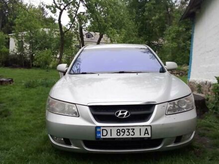 Серый Хендай Соната, объемом двигателя 2.4 л и пробегом 170 тыс. км за 5300 $, фото 1 на Automoto.ua