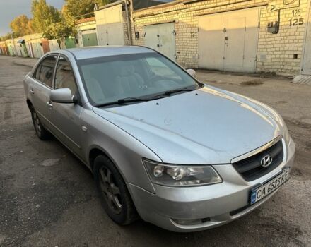 Серый Хендай Соната, объемом двигателя 2.4 л и пробегом 230 тыс. км за 4500 $, фото 1 на Automoto.ua