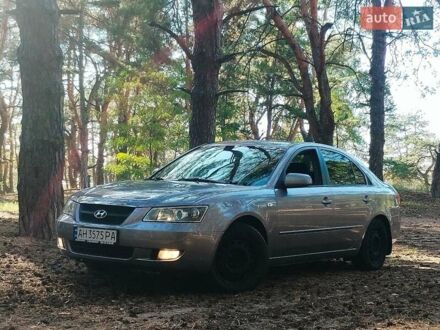 Хендай Соната 2005 в Днепре (Днепропетровске) на Automoto.ua Серый Хендай Соната, объемом двигателя 2.4 л и пробегом 197 тыс. км за 5490 $, фото 1 на Automoto.ua