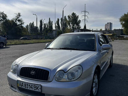 Серый Хендай Соната, объемом двигателя 2 л и пробегом 255 тыс. км за 3350 $, фото 1 на Automoto.ua