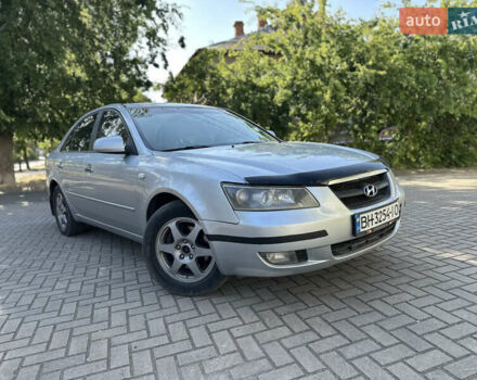 Серый Хендай Соната, объемом двигателя 2.36 л и пробегом 217 тыс. км за 5100 $, фото 1 на Automoto.ua