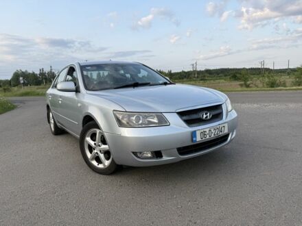Хендай Соната 2006 в Львове на Automoto.ua Серый Хендай Соната, объемом двигателя 2 л и пробегом 185 тыс. км за 3200 $, фото 1 на Automoto.ua