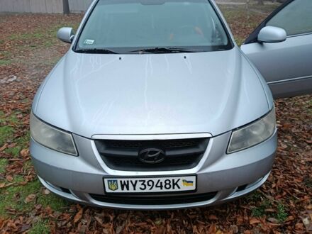 Серый Хендай Соната, объемом двигателя 2 л и пробегом 2 тыс. км за 3400 $, фото 1 на Automoto.ua