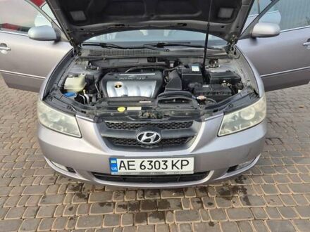 Серый Хендай Соната, объемом двигателя 2.4 л и пробегом 280 тыс. км за 5300 $, фото 1 на Automoto.ua