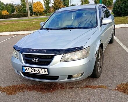 Серый Хендай Соната, объемом двигателя 2.4 л и пробегом 275 тыс. км за 5300 $, фото 1 на Automoto.ua