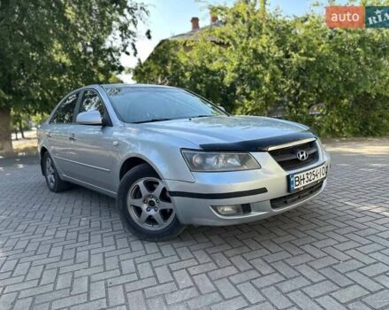 Сірий Хендай Соната, об'ємом двигуна 2.36 л та пробігом 217 тис. км за 5100 $, фото 1 на Automoto.ua