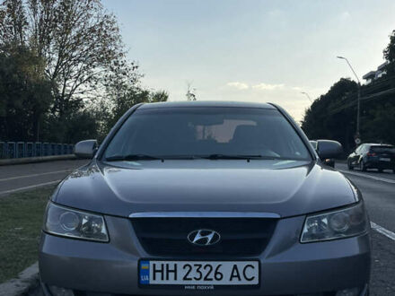 Серый Хендай Соната, объемом двигателя 2.36 л и пробегом 235 тыс. км за 5500 $, фото 1 на Automoto.ua