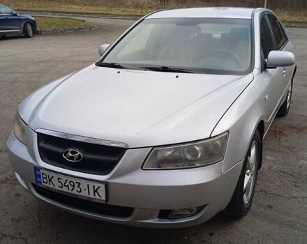 Сірий Хендай Соната, об'ємом двигуна 1.99 л та пробігом 241 тис. км за 4800 $, фото 1 на Automoto.ua