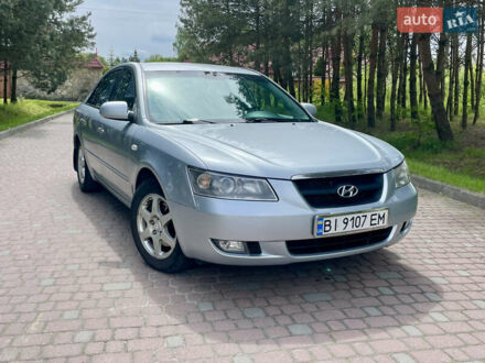 Хендай Соната 2006 в Львове на Automoto.ua Серый Хендай Соната, объемом двигателя 2.4 л и пробегом 254 тыс. км за 5100 $, фото 1 на Automoto.ua