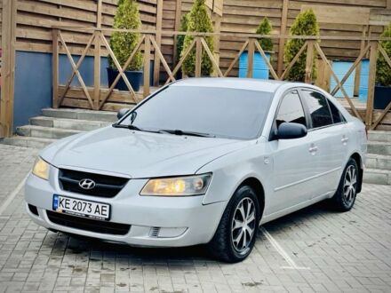 Хендай Соната 2006 в Кривом Роге на Automoto.ua Серый Хендай Соната, объемом двигателя 2 л и пробегом 3 тыс. км за 4600 $, фото 1 на Automoto.ua