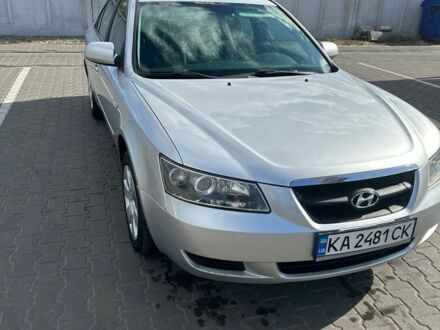 Сірий Хендай Соната, об'ємом двигуна 2 л та пробігом 228 тис. км за 2900 $, фото 1 на Automoto.ua