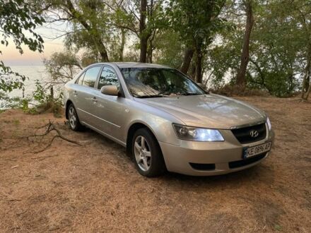 Сірий Хендай Соната, об'ємом двигуна 2 л та пробігом 340 тис. км за 3550 $, фото 1 на Automoto.ua