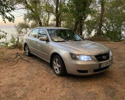 Сірий Хендай Соната, об'ємом двигуна 2 л та пробігом 340 тис. км за 3200 $, фото 1 на Automoto.ua