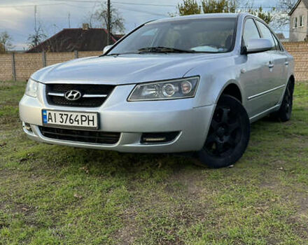 Хендай Соната 2006 у Смеле на Automoto.ua Сірий Хендай Соната, об'ємом двигуна 1.99 л та пробігом 275 тис. км за 5100 $, фото 1 на Automoto.ua