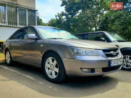 Хендай Соната 2006 у Києві на Automoto.ua Сірий Хендай Соната, об'ємом двигуна 1.99 л та пробігом 270 тис. км за 3000 $, фото 1 на Automoto.ua