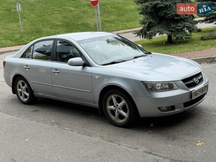 Хендай Соната 2006 в Киеве на Automoto.ua Серый Хендай Соната, объемом двигателя 2.4 л и пробегом 200 тыс. км за 3700 $, фото 1 на Automoto.ua