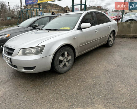 Серый Хендай Соната, объемом двигателя 1.99 л и пробегом 260 тыс. км за 4199 $, фото 1 на Automoto.ua