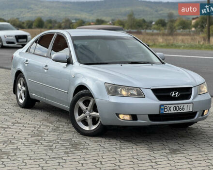 Серый Хендай Соната, объемом двигателя 2.36 л и пробегом 307 тыс. км за 5550 $, фото 1 на Automoto.ua