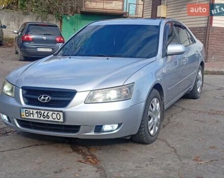 Серый Хендай Соната, объемом двигателя 3.34 л и пробегом 190 тыс. км за 5300 $, фото 1 на Automoto.ua
