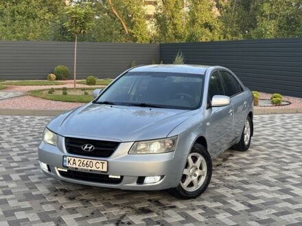 Хендай Соната 2007 у Каневе на Automoto.ua Сірий Хендай Соната, об'ємом двигуна 2 л та пробігом 306 тис. км за 5200 $, фото 1 на Automoto.ua