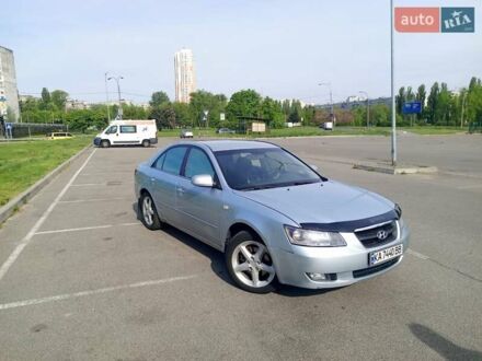 Хендай Соната 2007 в Киеве на Automoto.ua Серый Хендай Соната, объемом двигателя 2.36 л и пробегом 220 тыс. км за 4500 $, фото 1 на Automoto.ua