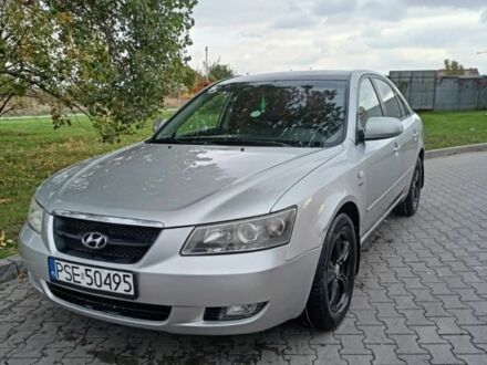 Хендай Соната 2007 у Павлограде на Automoto.ua Сірий Хендай Соната, об'ємом двигуна 0 л та пробігом 290 тис. км за 2400 $, фото 1 на Automoto.ua
