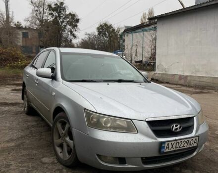 Сірий Хендай Соната, об'ємом двигуна 2.4 л та пробігом 246 тис. км за 5700 $, фото 1 на Automoto.ua