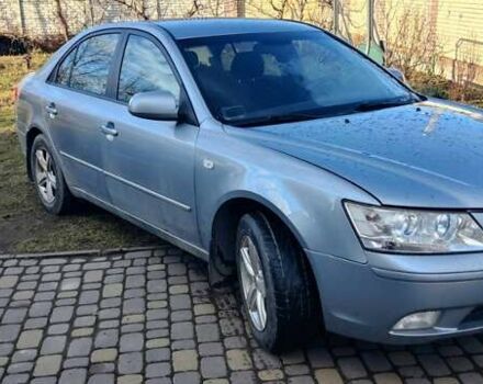 Сірий Хендай Соната, об'ємом двигуна 2 л та пробігом 234 тис. км за 5200 $, фото 1 на Automoto.ua