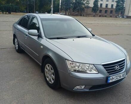 Серый Хендай Соната, объемом двигателя 2.4 л и пробегом 288 тыс. км за 6700 $, фото 1 на Automoto.ua