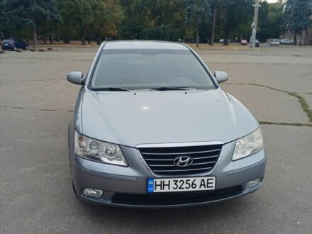 Хендай Соната 2008 у Одесі на Automoto.ua Сірий Хендай Соната, об'ємом двигуна 2.4 л та пробігом 285 тис. км за 6400 $, фото 1 на Automoto.ua