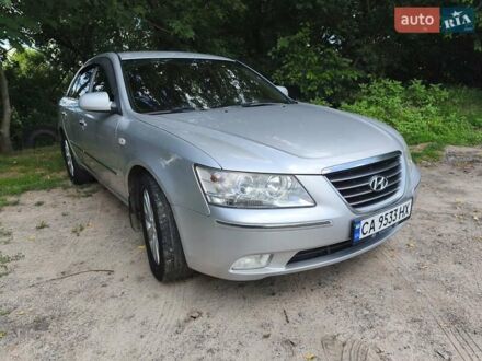 Хендай Соната 2008 в Золотоноше на Automoto.ua Серый Хендай Соната, объемом двигателя 2.4 л и пробегом 231 тыс. км за 7200 $, фото 1 на Automoto.ua