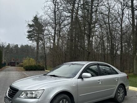 Серый Хендай Соната, объемом двигателя 2 л и пробегом 369 тыс. км за 5899 $, фото 1 на Automoto.ua