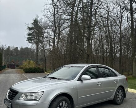 Серый Хендай Соната, объемом двигателя 2 л и пробегом 369 тыс. км за 5899 $, фото 1 на Automoto.ua