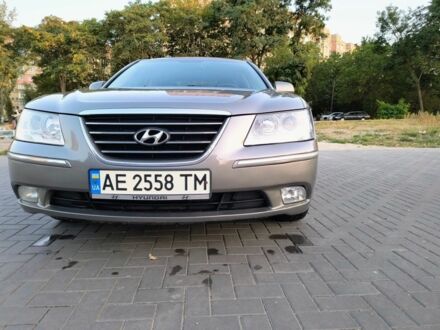 Сірий Хендай Соната, об'ємом двигуна 2 л та пробігом 185 тис. км за 6600 $, фото 1 на Automoto.ua
