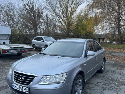 Серый Хендай Соната, объемом двигателя 2 л и пробегом 260 тыс. км за 4700 $, фото 1 на Automoto.ua