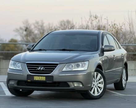 Серый Хендай Соната, объемом двигателя 2.4 л и пробегом 288 тыс. км за 6350 $, фото 1 на Automoto.ua