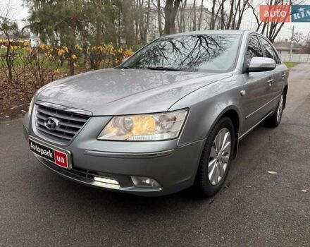Серый Хендай Соната, объемом двигателя 2.4 л и пробегом 266 тыс. км за 6990 $, фото 1 на Automoto.ua