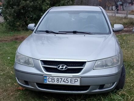 Серый Хендай Соната, объемом двигателя 2 л и пробегом 298 тыс. км за 5000 $, фото 1 на Automoto.ua