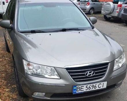 Серый Хендай Соната, объемом двигателя 2 л и пробегом 240 тыс. км за 6800 $, фото 1 на Automoto.ua