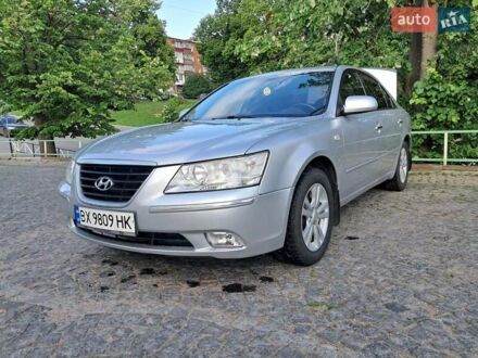 Хендай Соната 2008 в Хмельницком на Automoto.ua Серый Хендай Соната, объемом двигателя 2 л и пробегом 260 тыс. км за 6500 $, фото 1 на Automoto.ua