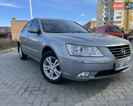 Хендай Соната 2008 у Полтаві на Automoto.ua Сірий Хендай Соната, об'ємом двигуна 2 л та пробігом 174 тис. км за 7300 $, фото 1 на Automoto.ua