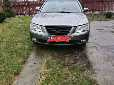 Серый Хендай Соната, объемом двигателя 2 л и пробегом 330 тыс. км за 4271 $, фото 1 на Automoto.ua