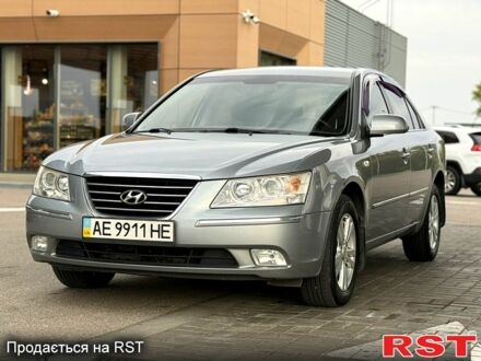 Хендай Соната 2008 в Днепре (Днепропетровске) на Automoto.ua Серый Хендай Соната, объемом двигателя 2 л и пробегом 171 тыс. км за 7200 $, фото 1 на Automoto.ua