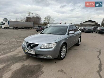 Серый Хендай Соната, объемом двигателя 2.4 л и пробегом 266 тыс. км за 8500 $, фото 1 на Automoto.ua