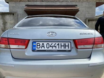 Серый Хендай Соната, объемом двигателя 2 л и пробегом 296 тыс. км за 6450 $, фото 1 на Automoto.ua