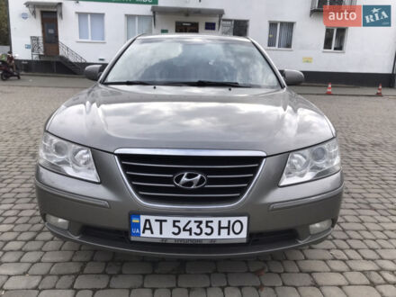 Серый Хендай Соната, объемом двигателя 2 л и пробегом 260 тыс. км за 5800 $, фото 1 на Automoto.ua