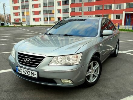 Хендай Соната 2008 в Харькове на Automoto.ua Серый Хендай Соната, объемом двигателя 2 л и пробегом 278 тыс. км за 6000 $, фото 1 на Automoto.ua
