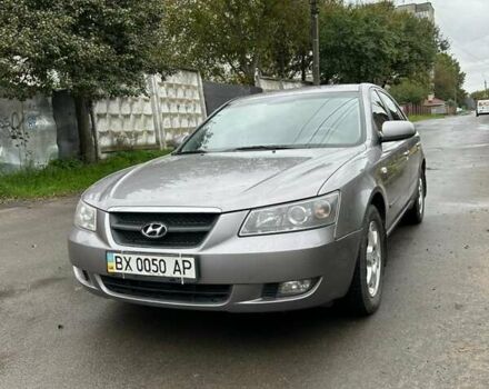 Серый Хендай Соната, объемом двигателя 2 л и пробегом 299 тыс. км за 6000 $, фото 1 на Automoto.ua
