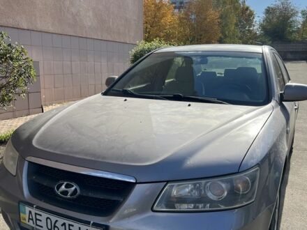 Хендай Соната 2008 в Кривом Роге на Automoto.ua Серый Хендай Соната, объемом двигателя 2.4 л и пробегом 332 тыс. км за 4910 $, фото 1 на Automoto.ua