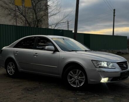 Сірий Хендай Соната, об'ємом двигуна 2 л та пробігом 180 тис. км за 5700 $, фото 1 на Automoto.ua